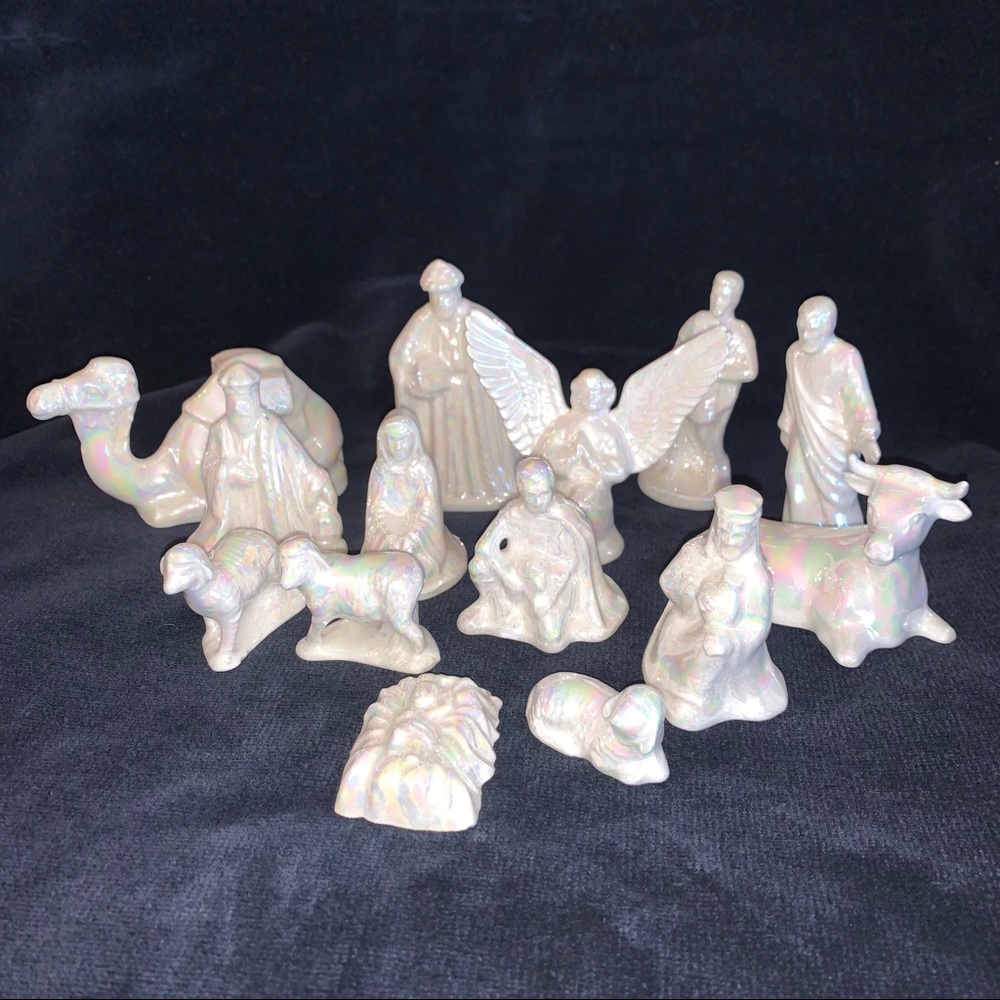 14 Piece Small Ceramic Pearlescent White Nativity Set Scene // Christmas Holiday
